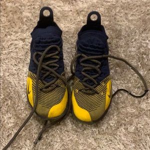 Big kids Nike KD basketball shoes